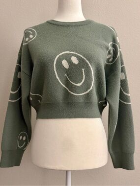 Altar’d State Green Smiley Face Cropped Sweater Size Small - EUC